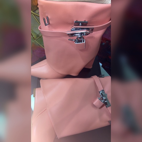 Low Peach/Pink Shark Boots - Picture 2 of 2